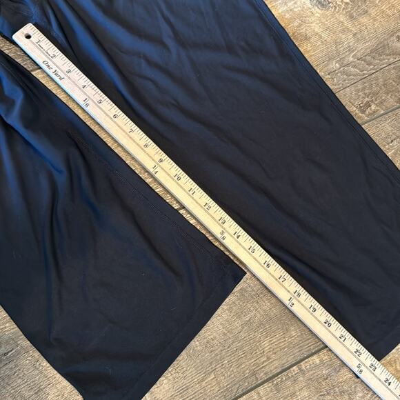 Bundle of 2 Nike Women's Mid Rise Straight Leg Leggings Capris Black Size M - Picture 10 of 14